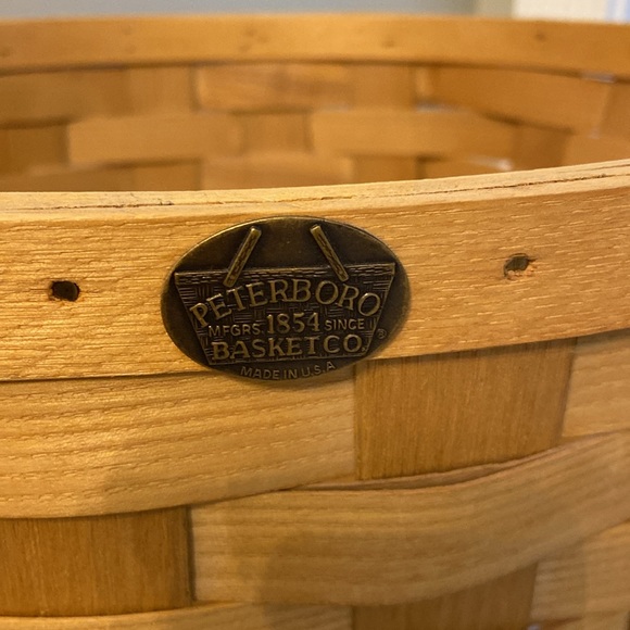 Peterboro VTG Basket w/ Handles, Removable Washable Lining & Wrought Iron Stand - Picture 5 of 15